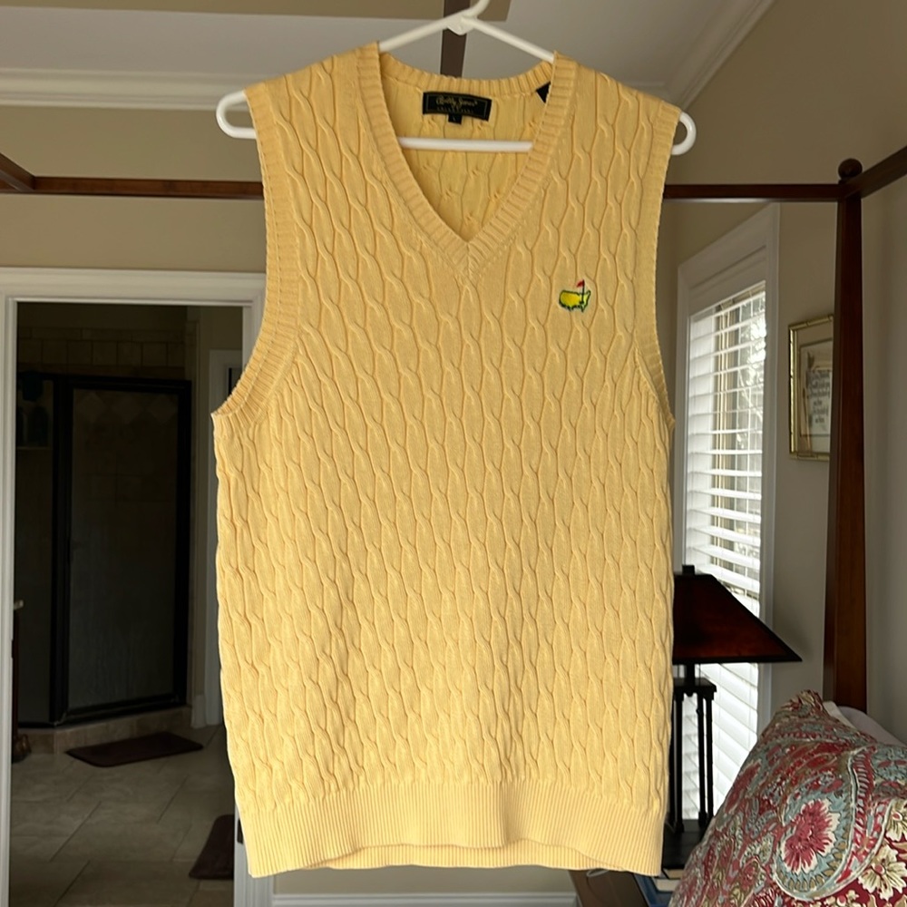 Masters vest in like new condition!!